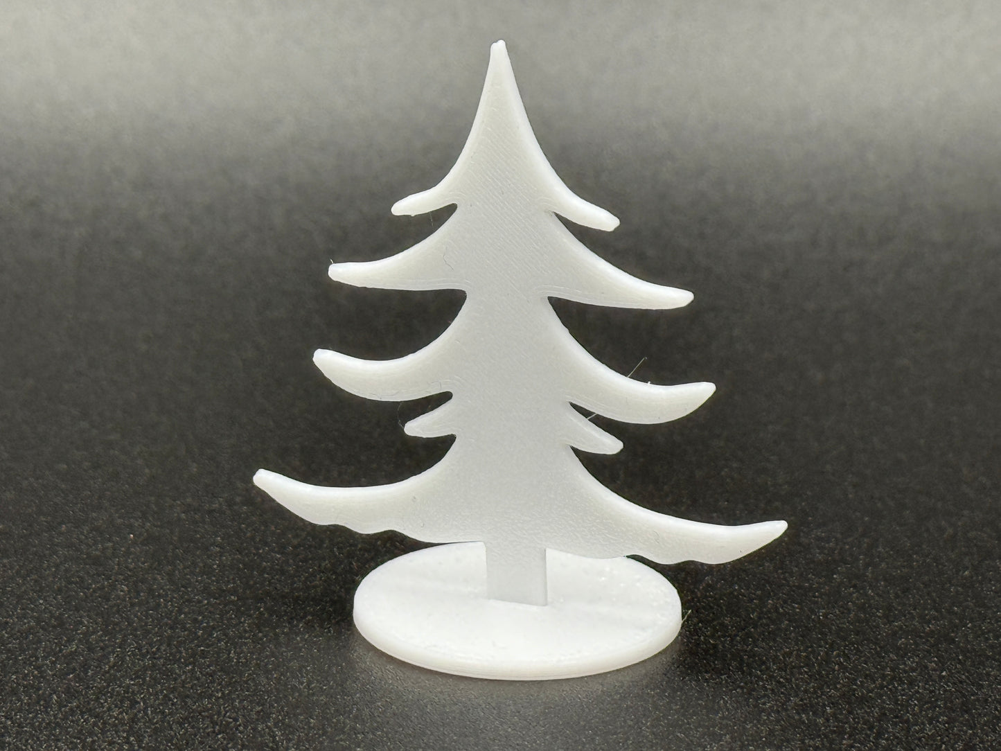 Weihnachtliche Ornamente zum Aufhängen und Hinstellen